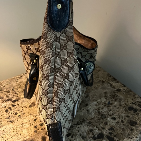 Cloth - Picture 5 of 8